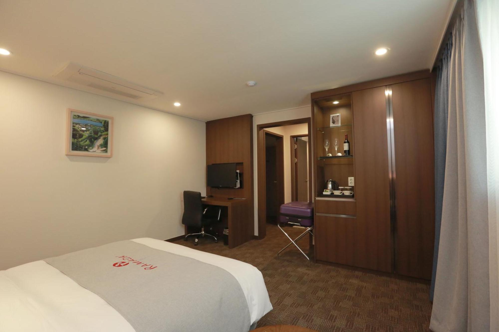 Ramada Taebaek Hotel Buitenkant foto