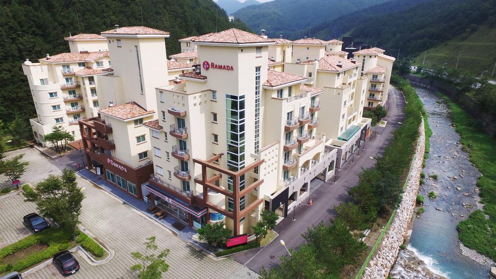 Ramada Taebaek Hotel Buitenkant foto