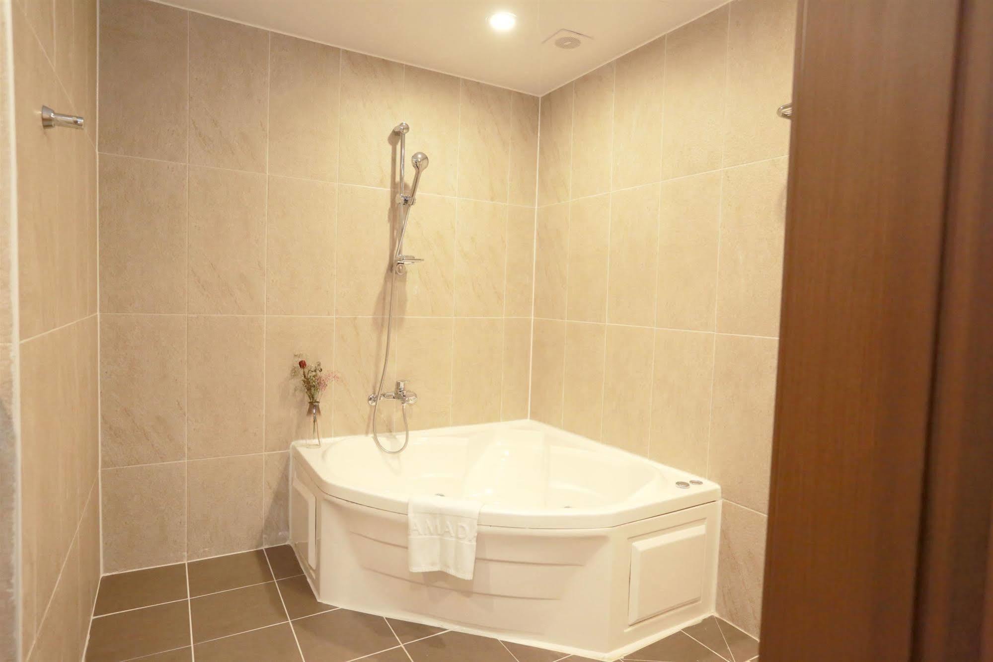 Ramada Taebaek Hotel Buitenkant foto